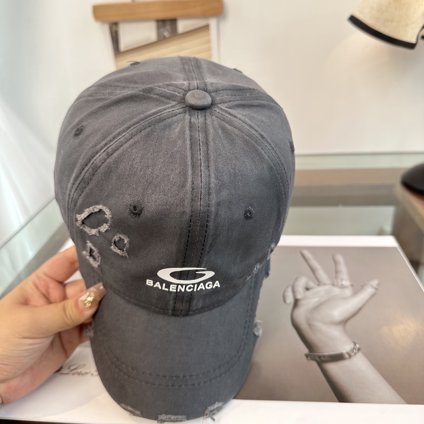 新品Balenciaga 巴黎世家字母新款棒球帽现货秒发🧢简约时尚超级无敌好看的帽子！情侣款！