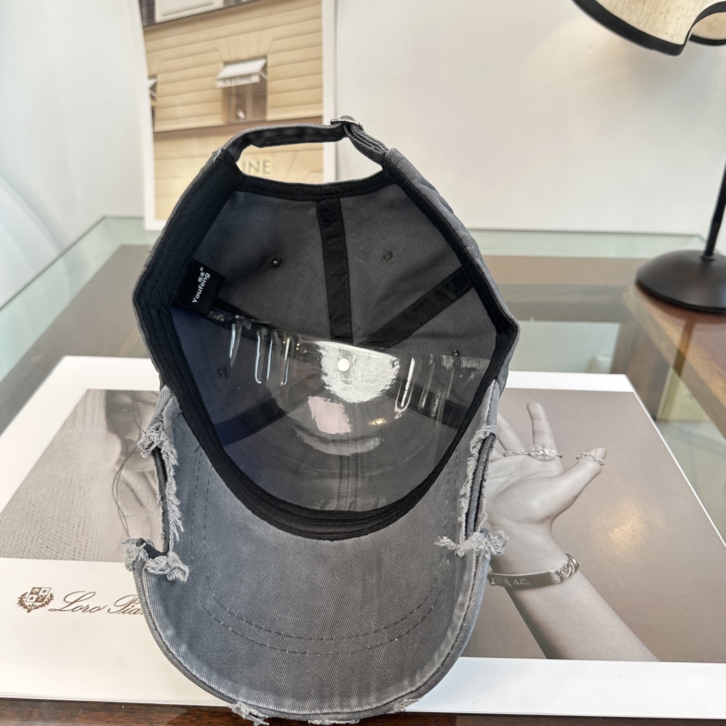 新品Balenciaga 巴黎世家字母新款棒球帽现货秒发🧢简约时尚超级无敌好看的帽子！情侣款！