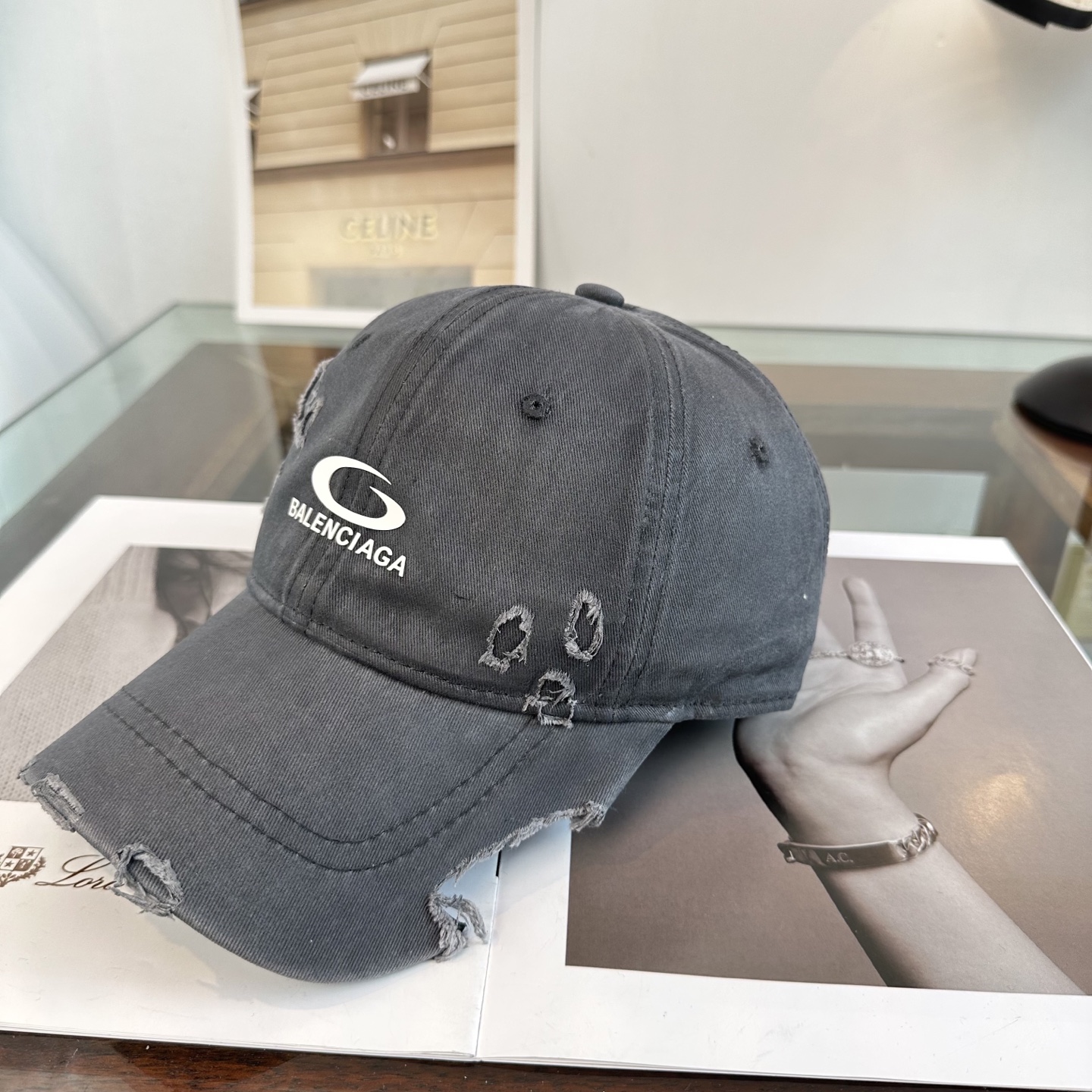 新品Balenciaga 巴黎世家字母新款棒球帽现货秒发🧢简约时尚超级无敌好看的帽子！情侣款！