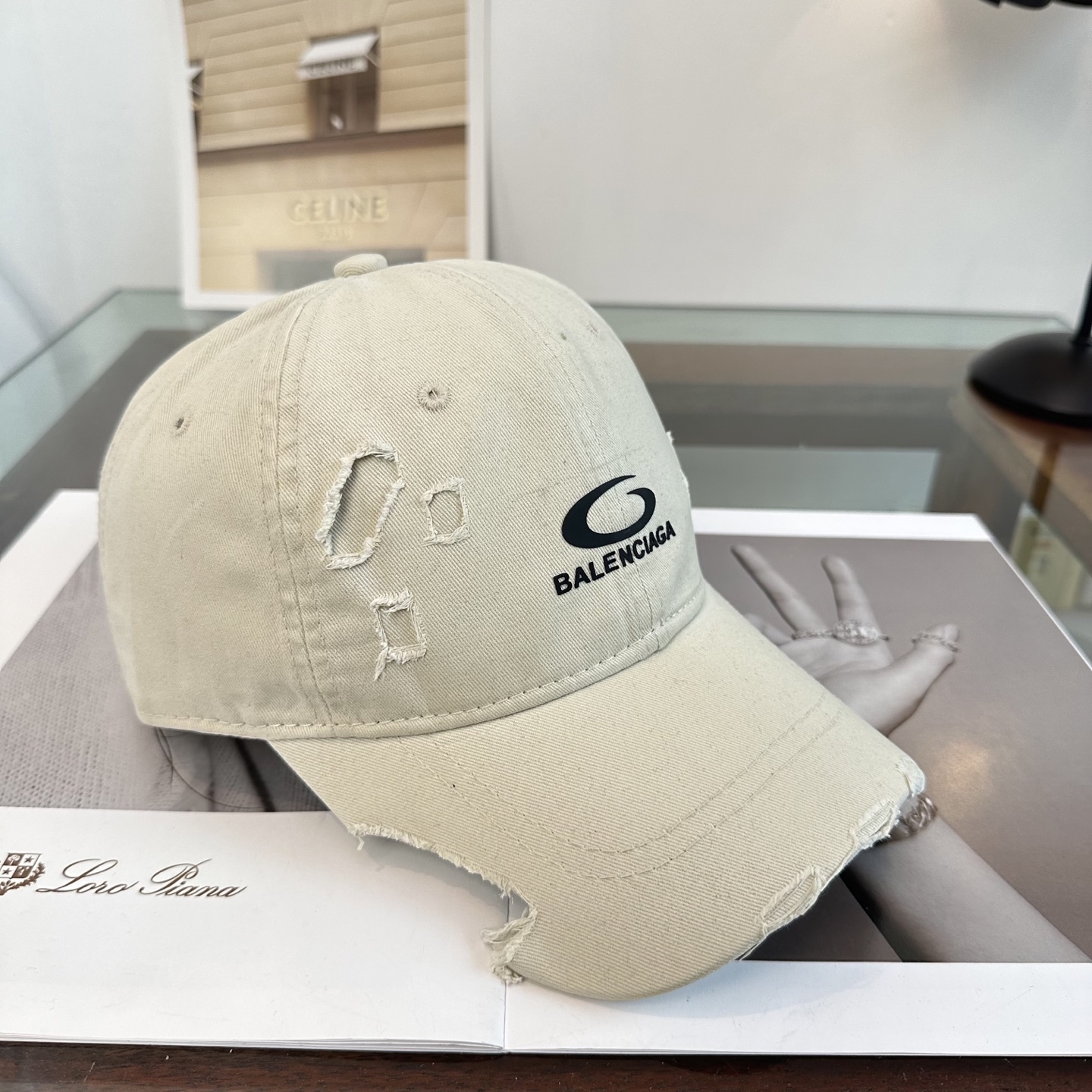新品Balenciaga 巴黎世家字母新款棒球帽现货秒发🧢简约时尚超级无敌好看的帽子！情侣款！