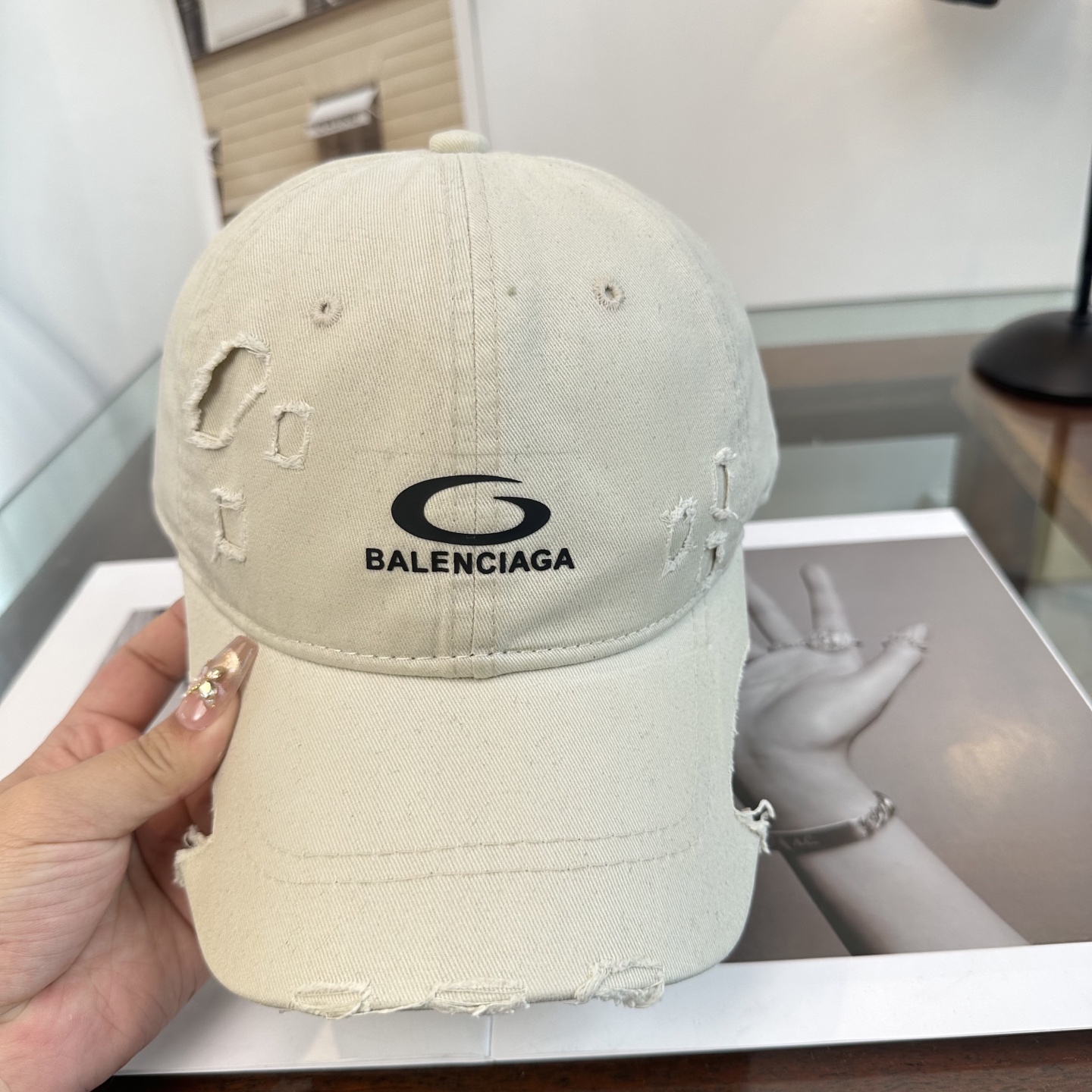 新品Balenciaga 巴黎世家字母新款棒球帽现货秒发🧢简约时尚超级无敌好看的帽子！情侣款！
