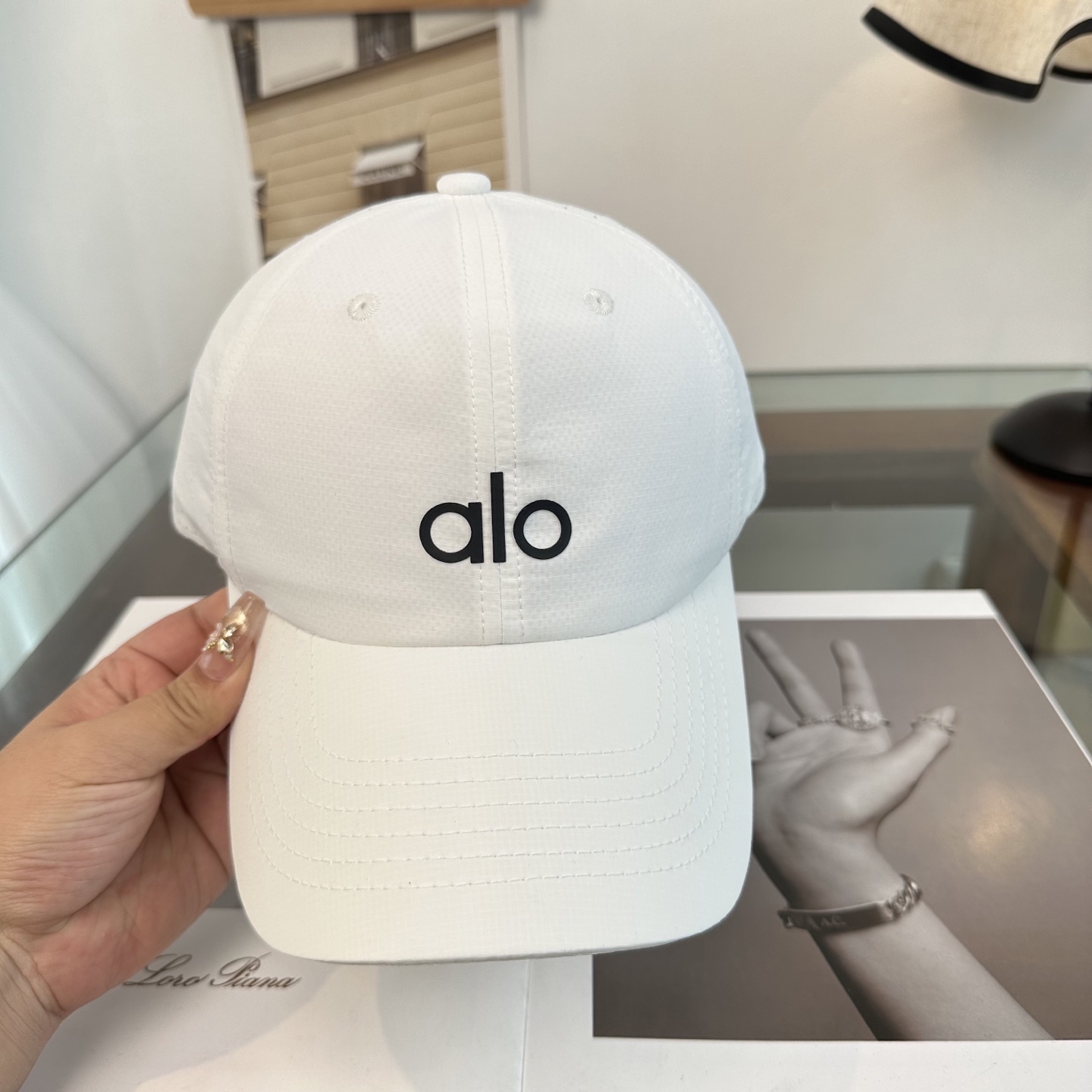 Alo 🔥爆款 新款棒球帽定制面料，简约时尚更透气，超火爆现货秒发