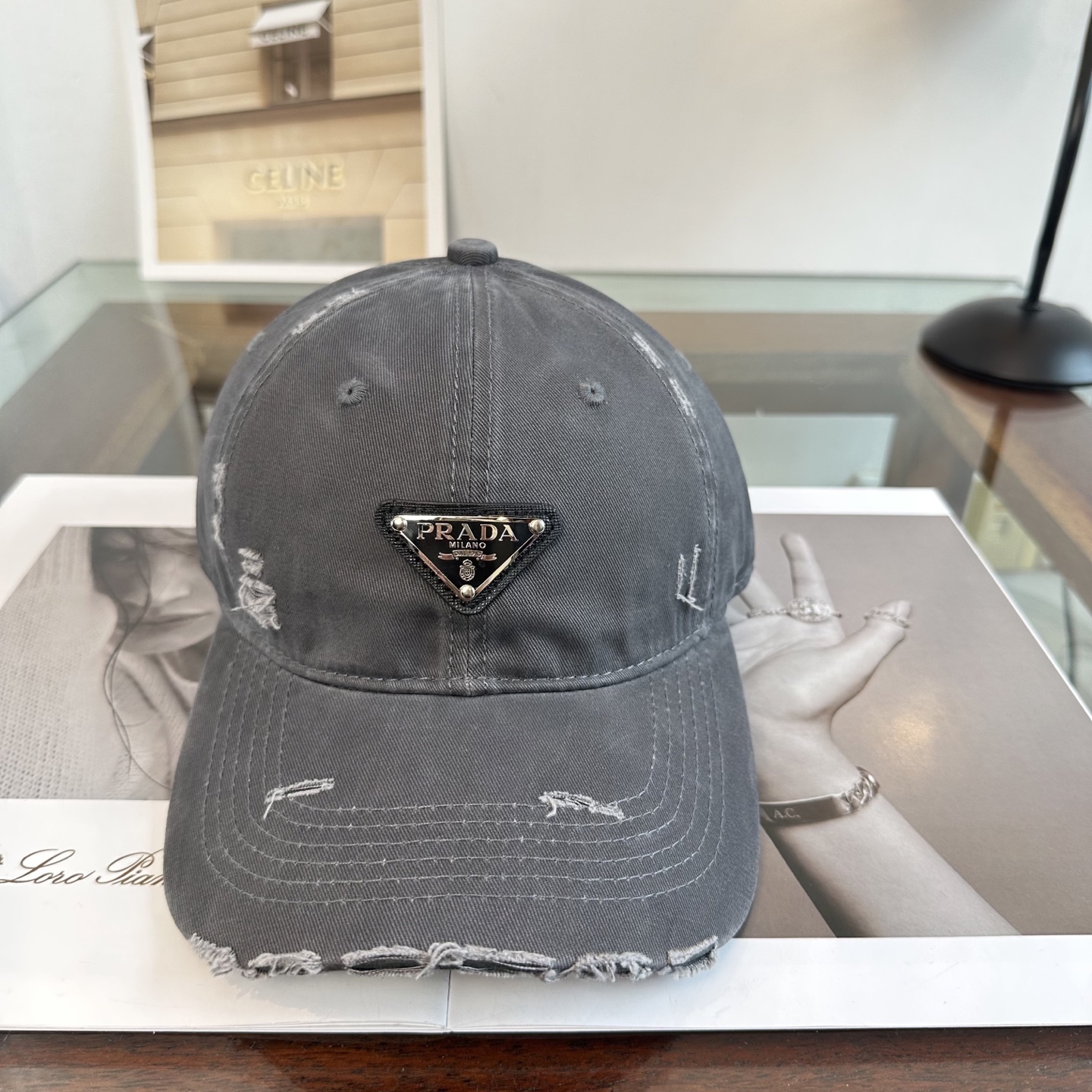 Prada 普拉达 三角标棒球帽