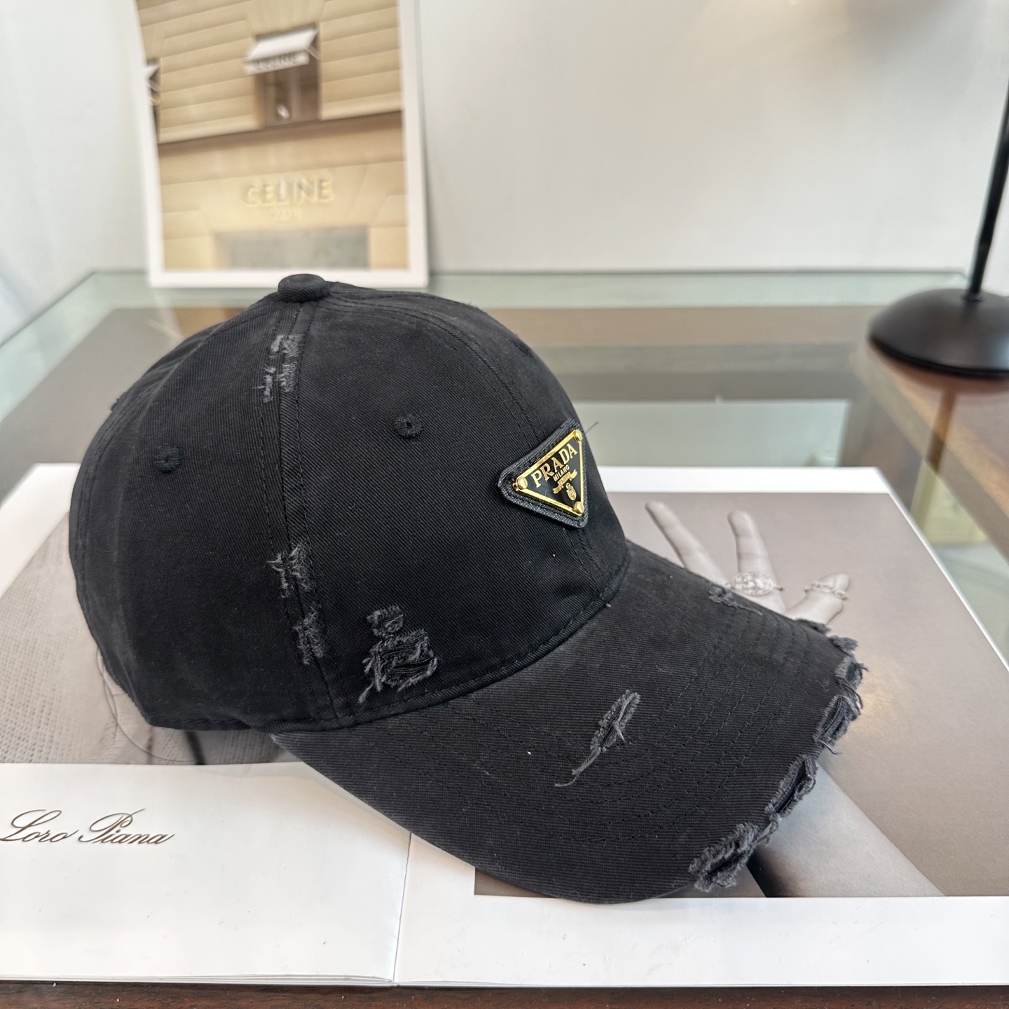 Prada 普拉达 三角标棒球帽