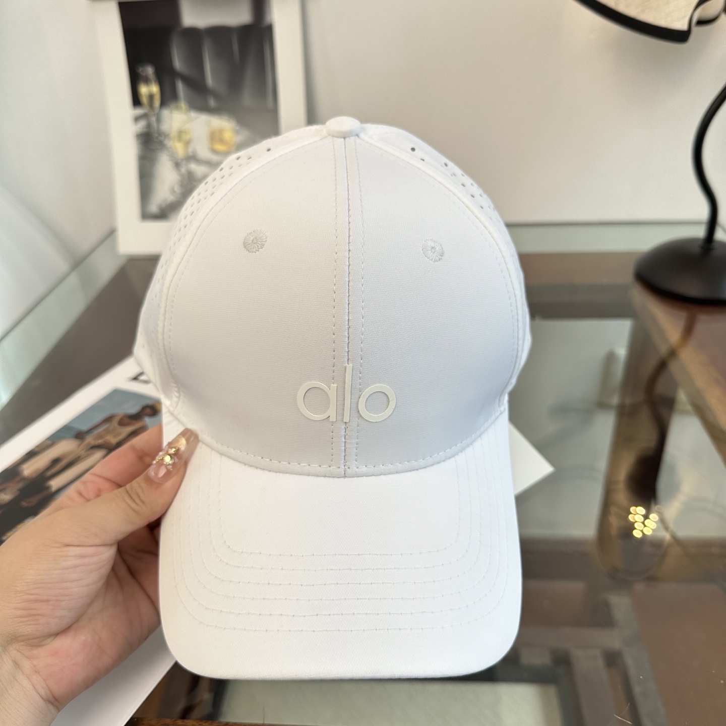 Alo 🔥爆款 新款棒球帽定制面料，简约时尚更透气，超火爆现货秒发
