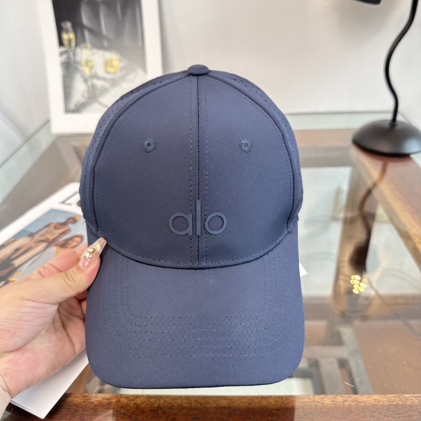 Alo 🔥爆款 新款棒球帽定制面料，简约时尚更透气，超火爆现货秒发