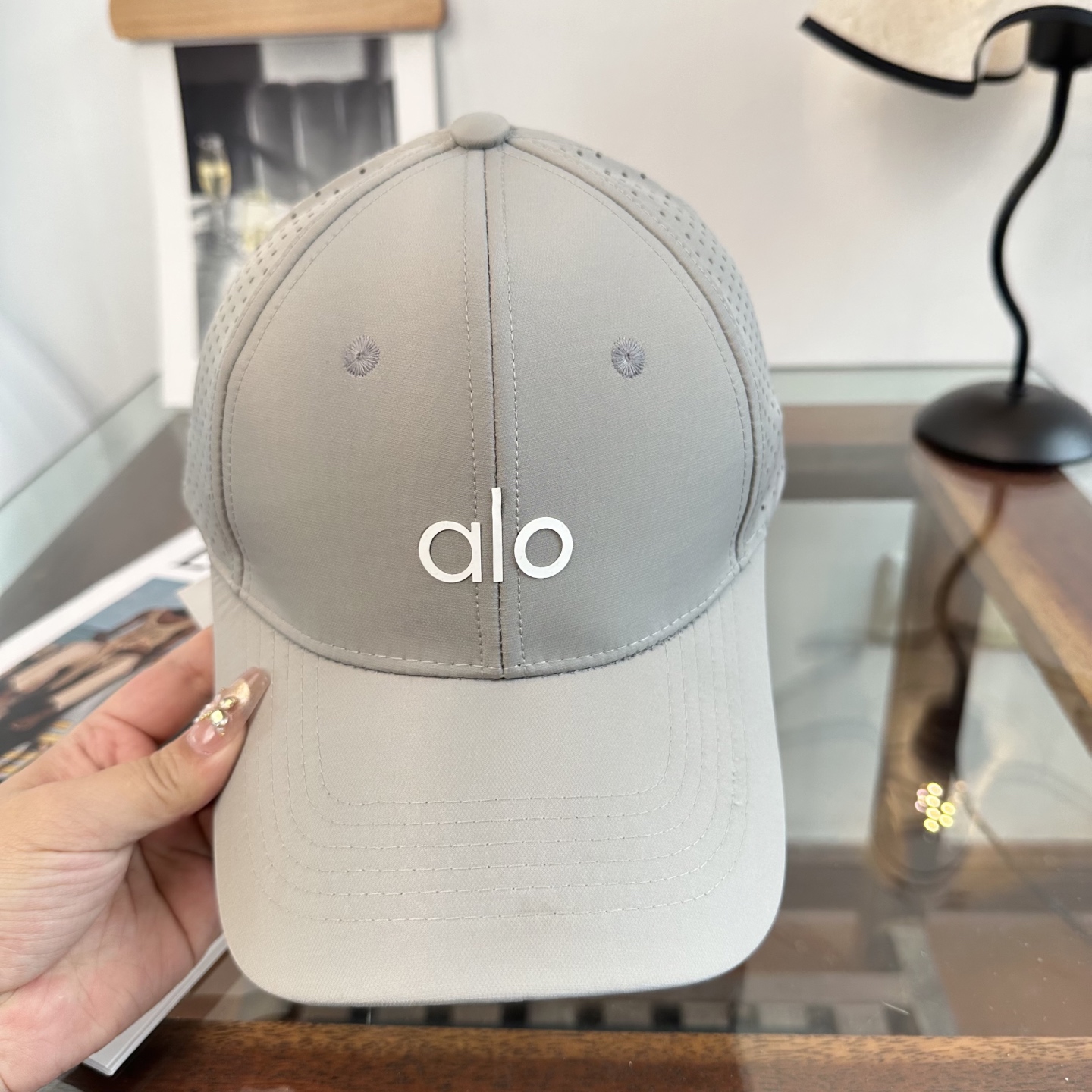 Alo 🔥爆款 新款棒球帽定制面料，简约时尚更透气，超火爆现货秒发