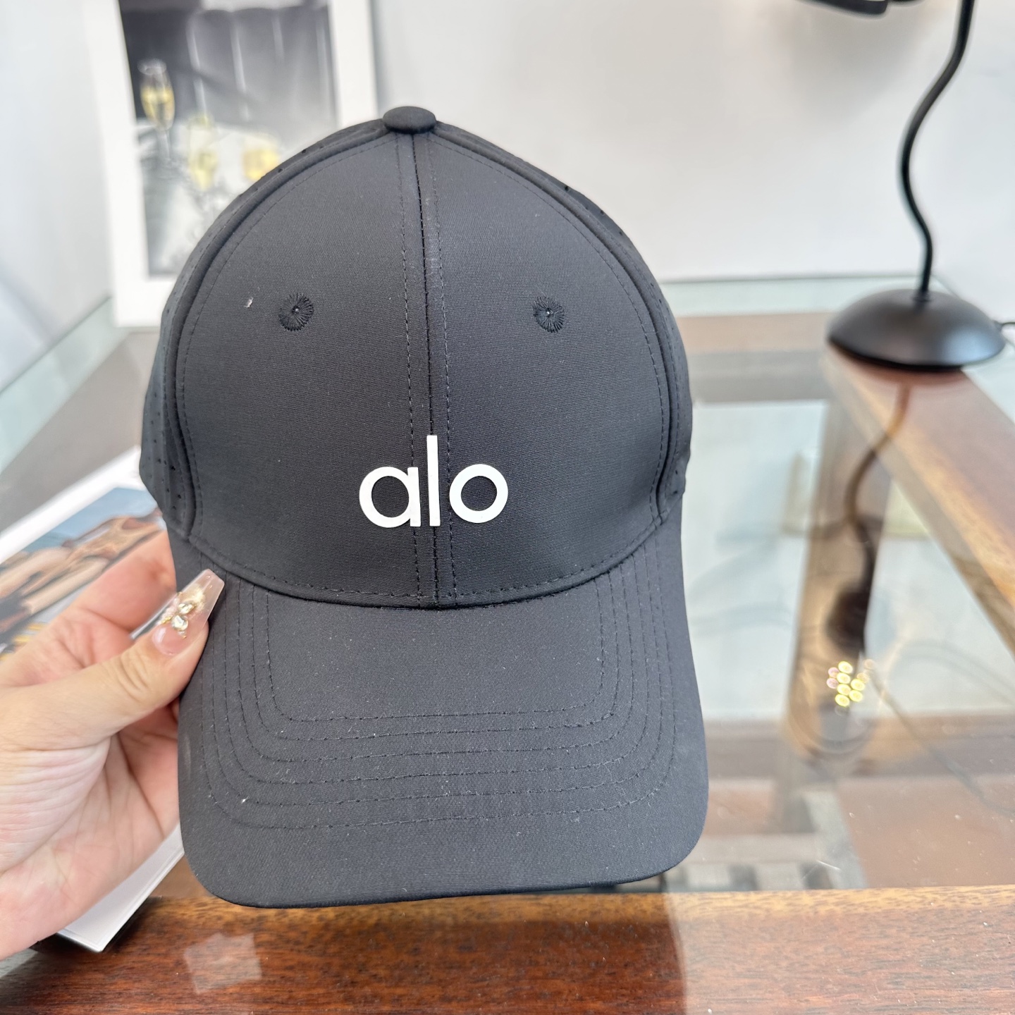Alo 🔥爆款 新款棒球帽定制面料，简约时尚更透气，超火爆现货秒发