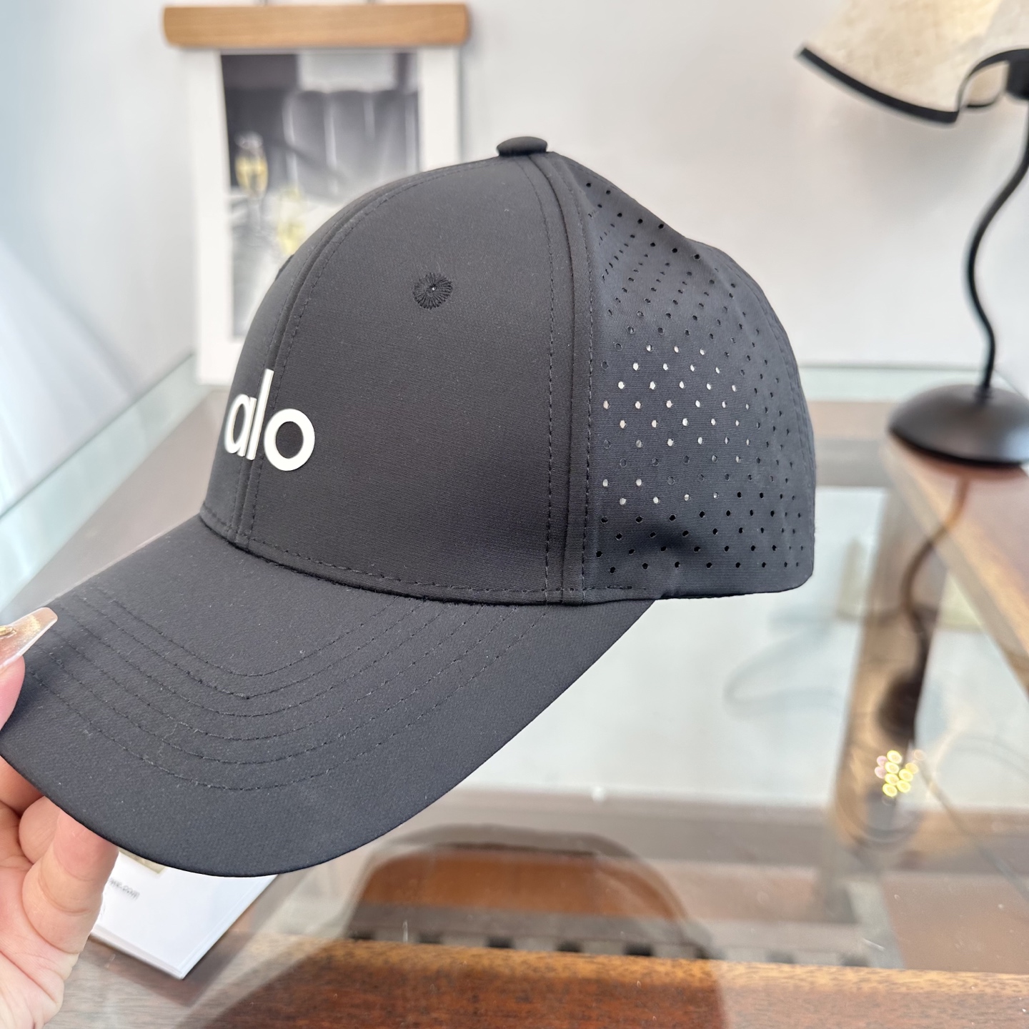 Alo 🔥爆款 新款棒球帽定制面料，简约时尚更透气，超火爆现货秒发