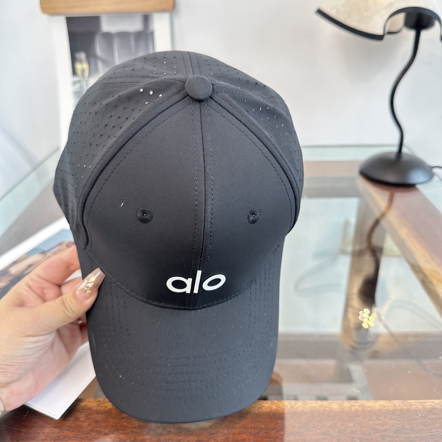 Alo 🔥爆款 新款棒球帽定制面料，简约时尚更透气，超火爆现货秒发