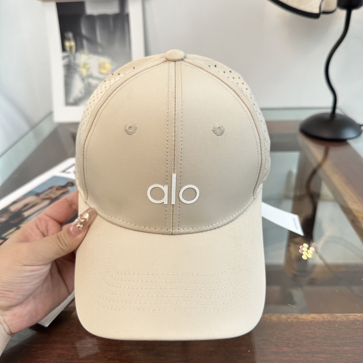 Alo 🔥爆款 新款棒球帽定制面料，简约时尚更透气，超火爆现货秒发