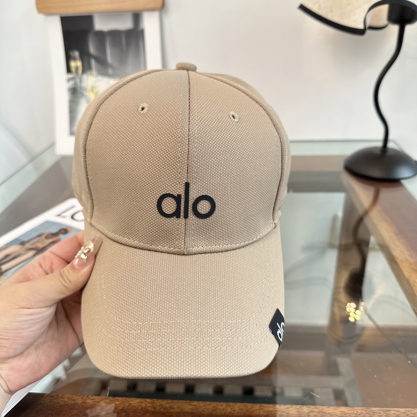 Alo 。爆款 新款棒球帽定制面料，简约时尚更透气，超火爆现货秒发