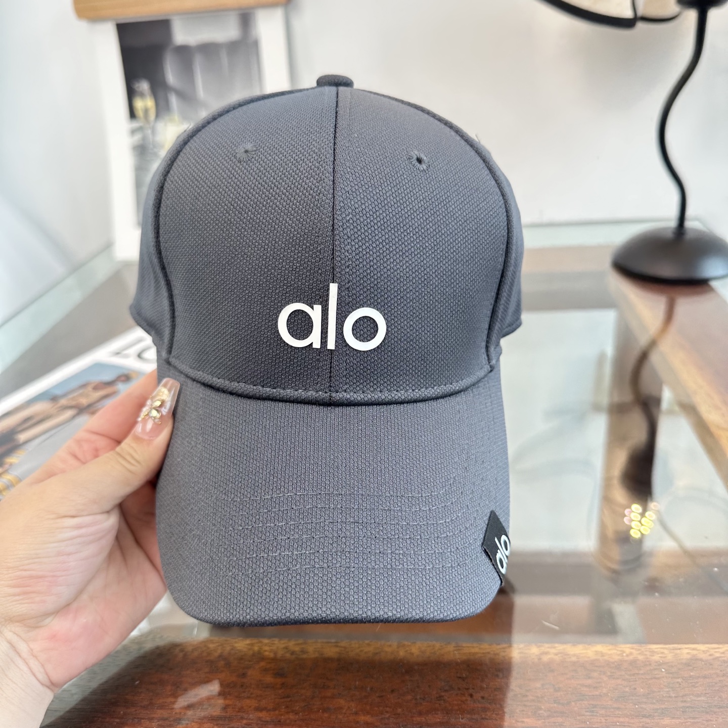 Alo 。爆款 新款棒球帽定制面料，简约时尚更透气，超火爆现货秒发