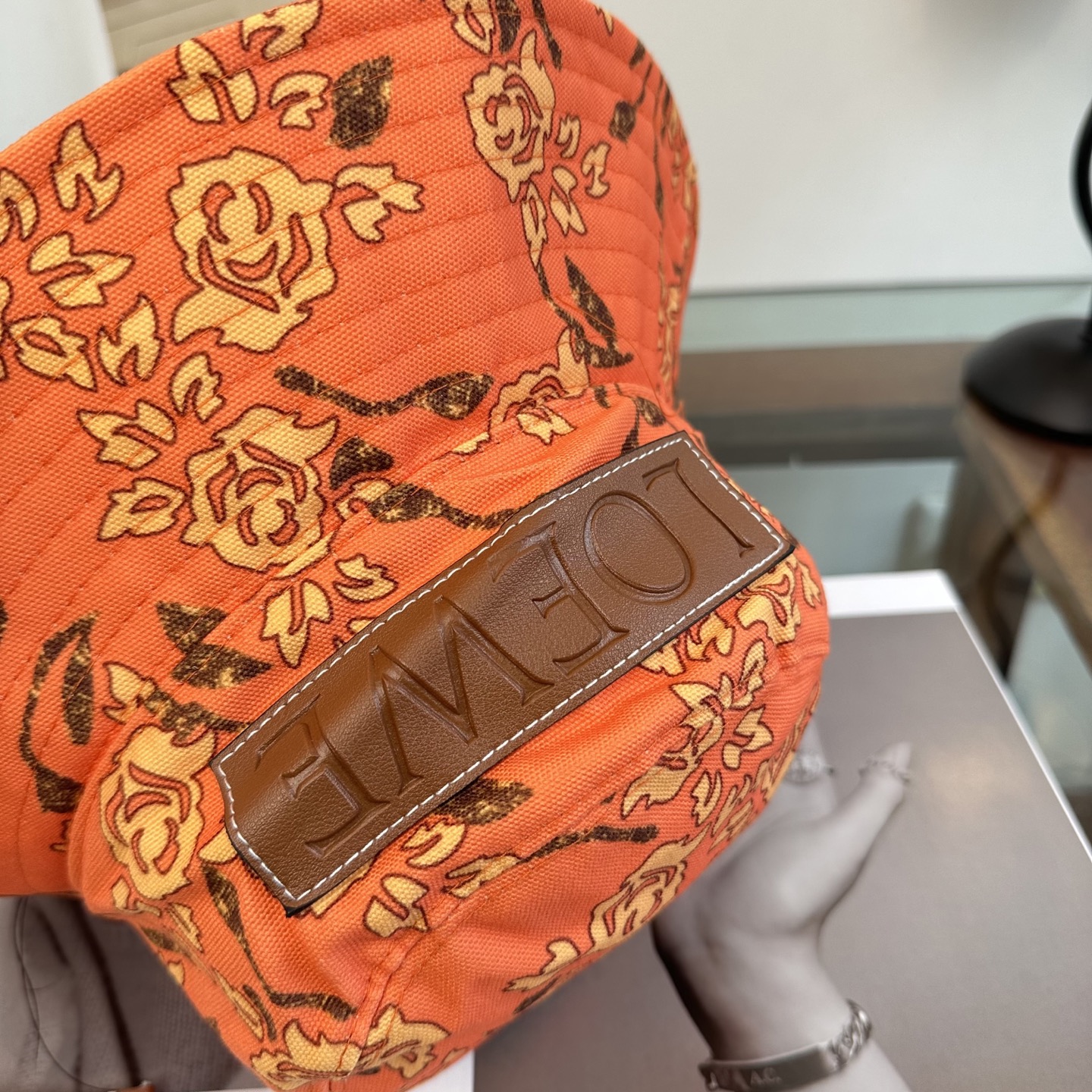 LOEWE罗意威 专柜新品渔夫帽，原单品质，内标齐全，头围57cm
