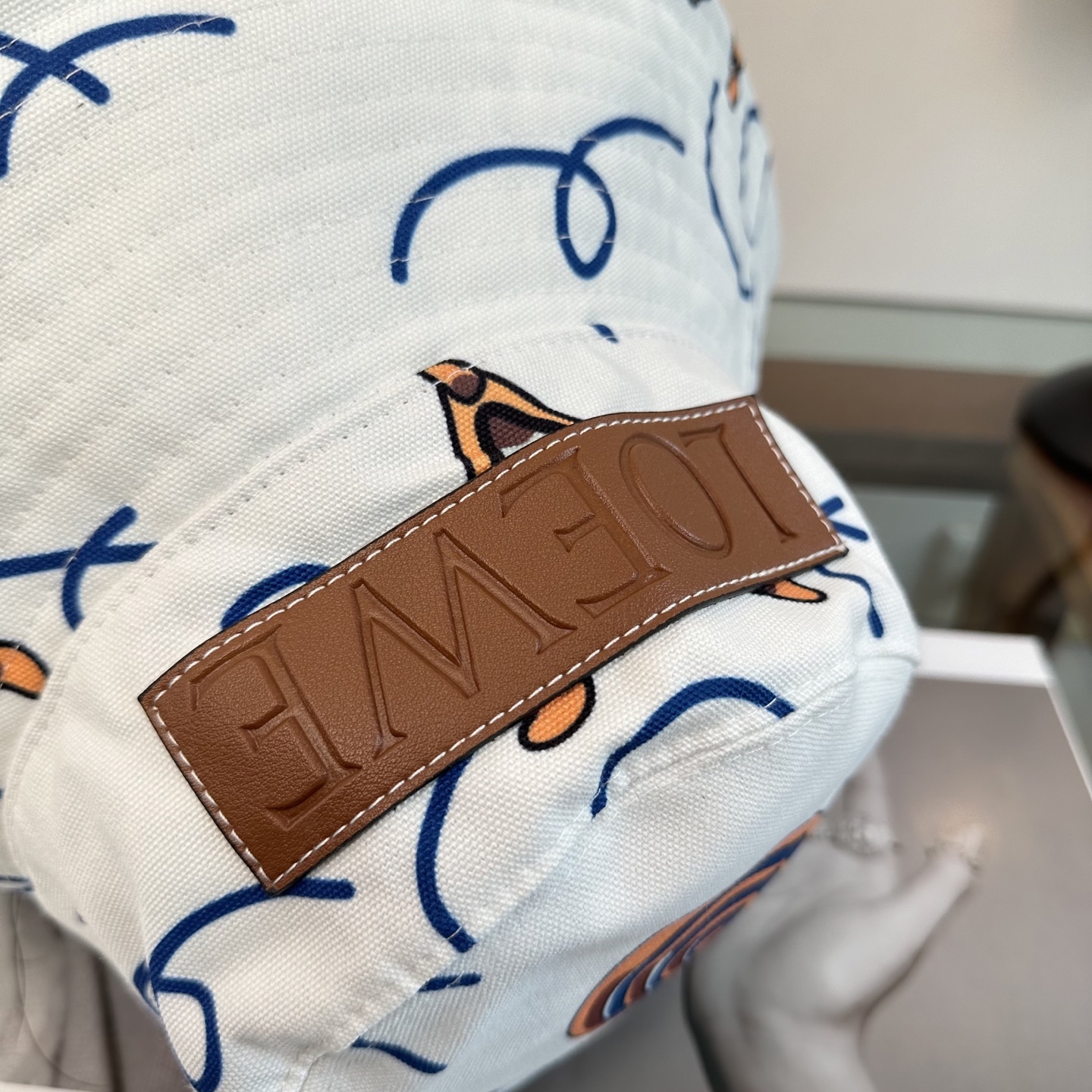 LOEWE罗意威 专柜新品渔夫帽，原单品质，内标齐全，头围57cm