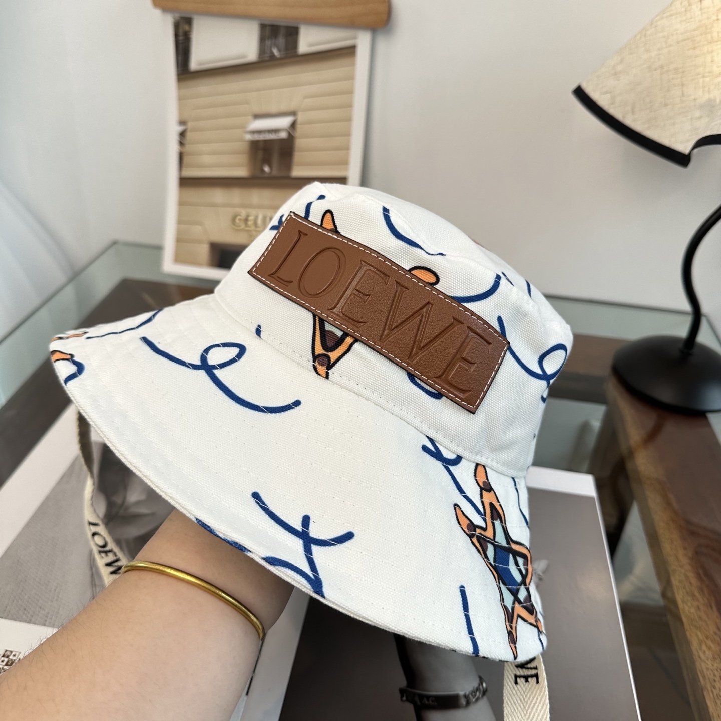 LOEWE罗意威 专柜新品渔夫帽，原单品质，内标齐全，头围57cm