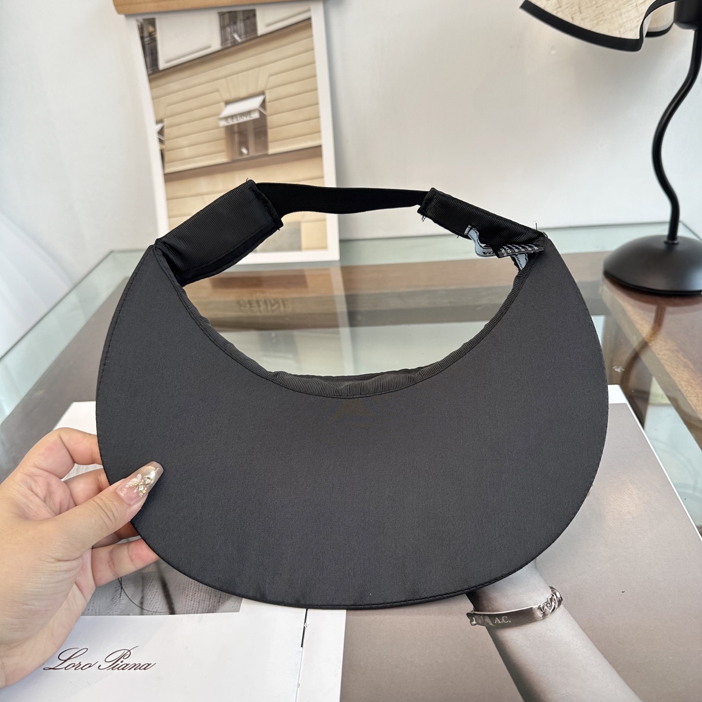Prada 普拉达空顶帽
