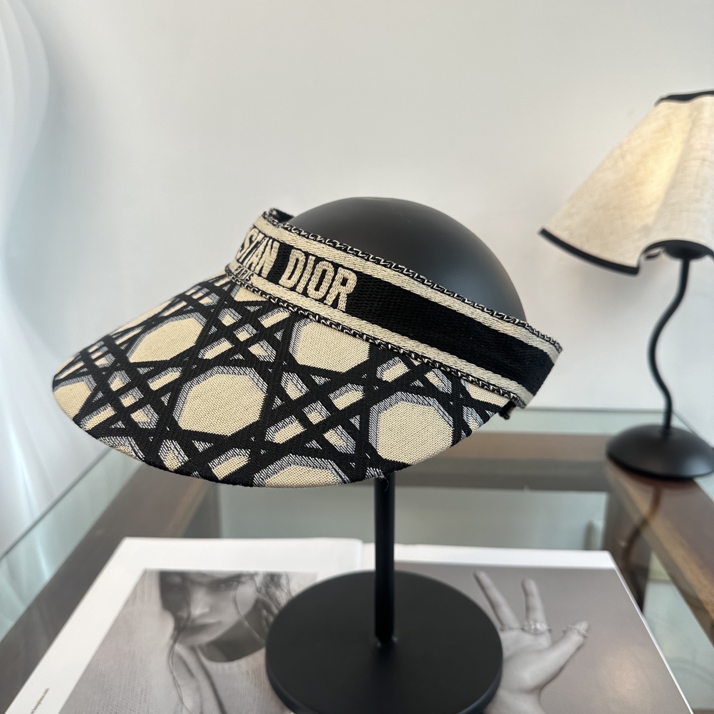 Dior DIOR 迪奥 2026春夏新款空顶帽，超甜超乖的小空顶 ，细节和质感都拿捏得很完美 缤纷整个夏天