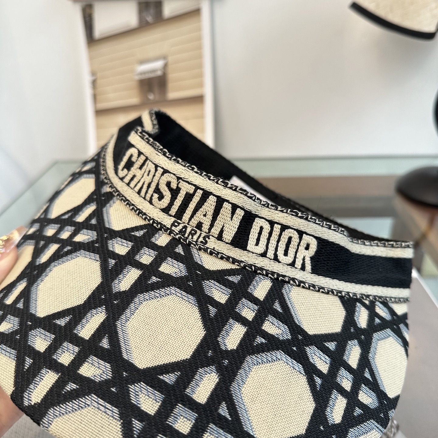 Dior DIOR 迪奥 2026春夏新款空顶帽，超甜超乖的小空顶 ，细节和质感都拿捏得很完美 缤纷整个夏天