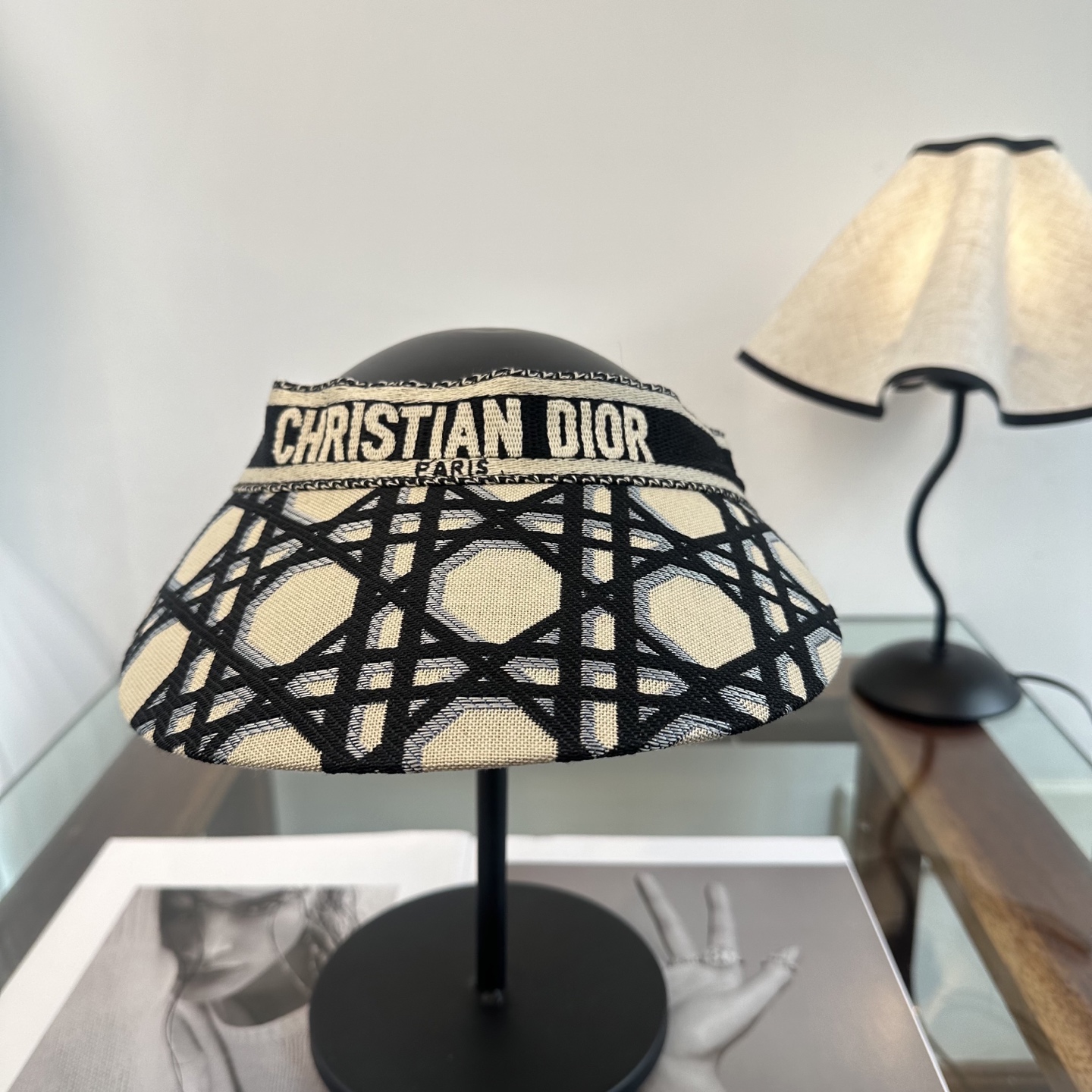 Dior DIOR 迪奥 2026春夏新款空顶帽，超甜超乖的小空顶 ，细节和质感都拿捏得很完美 缤纷整个夏天