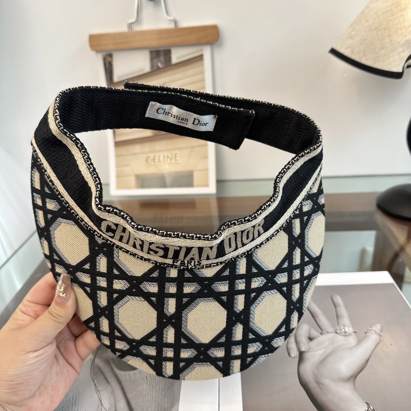 Dior DIOR 迪奥 2026春夏新款空顶帽，超甜超乖的小空顶 ，细节和质感都拿捏得很完美 缤纷整个夏天