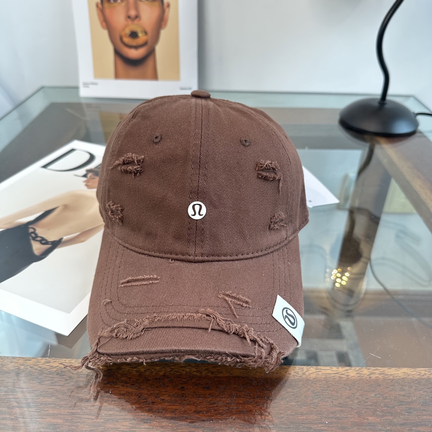 潮牌棒球帽 简单休闲风的棒球帽 减龄百搭 适配度很高！简单随性~出街拍照拗造型非常加分~男女同款 随意搭