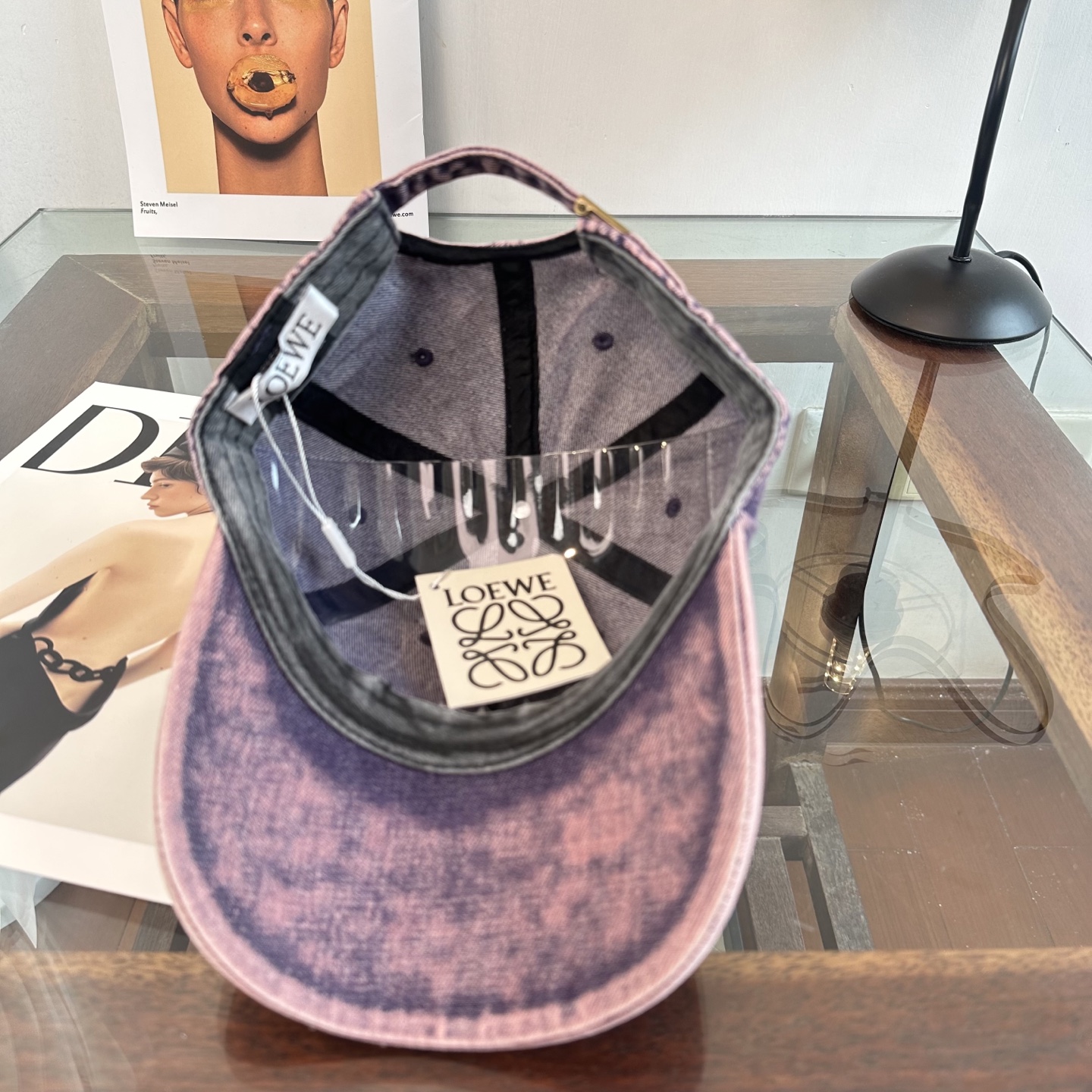Loewe罗意威26春棒球们颜值担当，遮阳挡风的四季款，闭眼入不会撞款喔！版型挺阔 面料很好喔