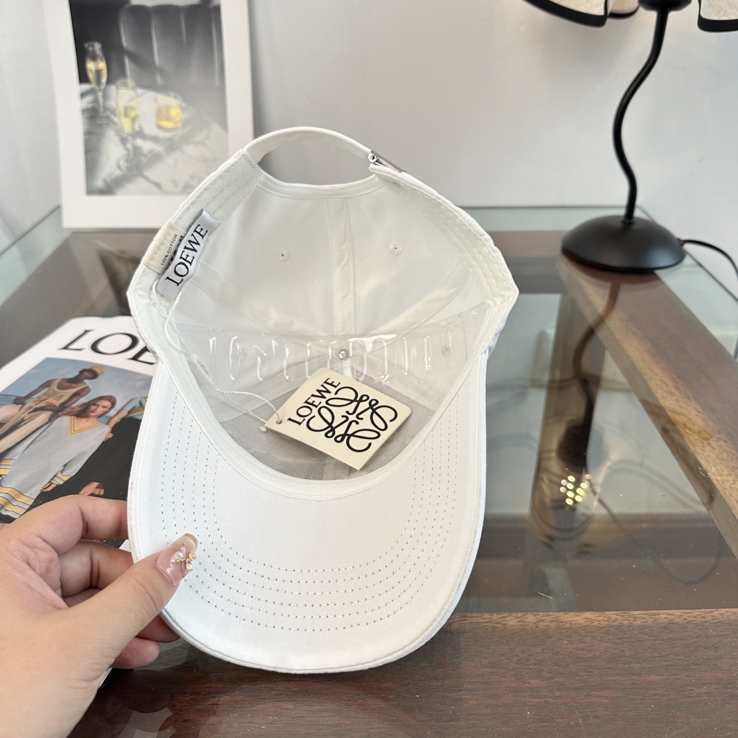 Loewe罗意威26春棒球们颜值担当，遮阳挡风的四季款，闭眼入不会撞款喔！版型挺阔 面料很好喔