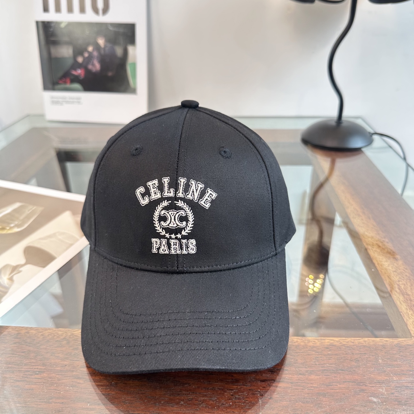 爆款CELINE（赛琳）简约明星同款最新棒球帽，时尚潮流，高端做工！每一个帽子都是用心之作！非一般的品质