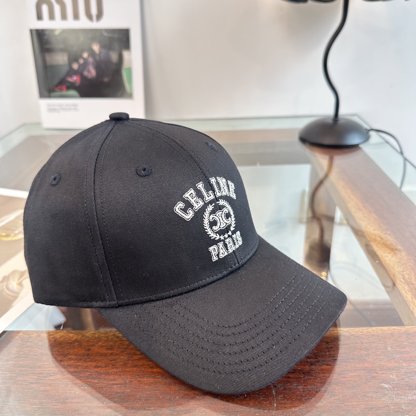 爆款CELINE（赛琳）简约明星同款最新棒球帽，时尚潮流，高端做工！每一个帽子都是用心之作！非一般的品质
