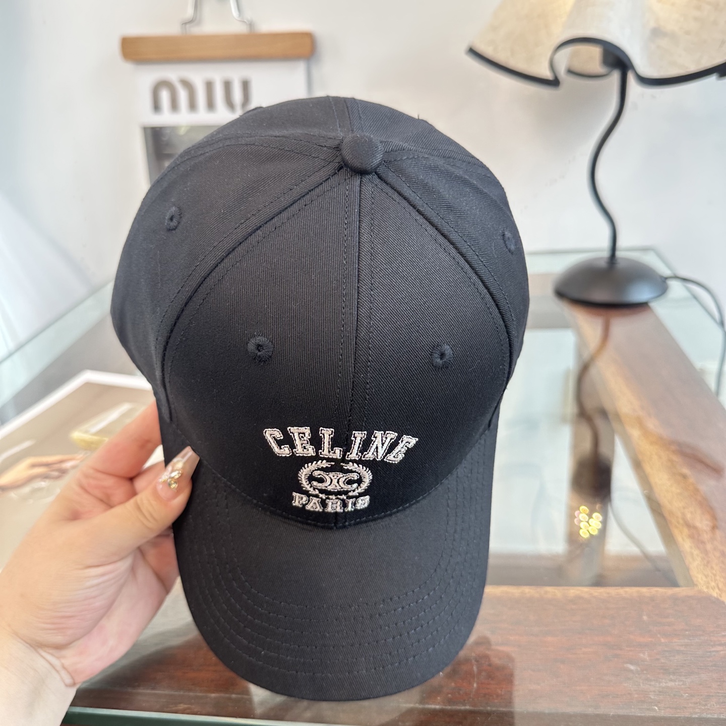 爆款CELINE（赛琳）简约明星同款最新棒球帽，时尚潮流，高端做工！每一个帽子都是用心之作！非一般的品质