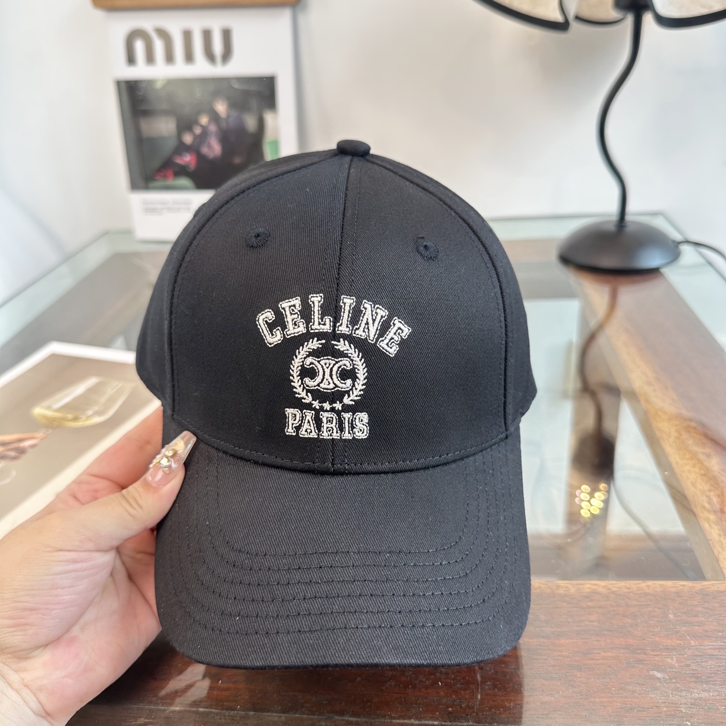 爆款CELINE（赛琳）简约明星同款最新棒球帽，时尚潮流，高端做工！每一个帽子都是用心之作！非一般的品质