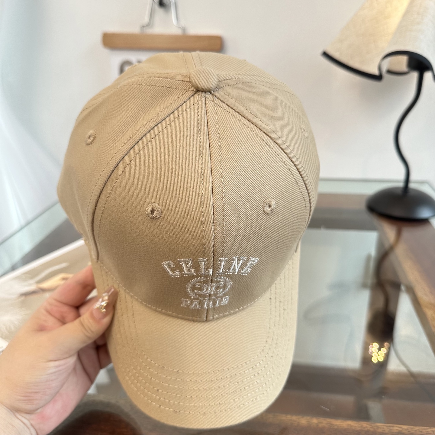 爆款CELINE（赛琳）简约明星同款最新棒球帽，时尚潮流，高端做工！每一个帽子都是用心之作！非一般的品质