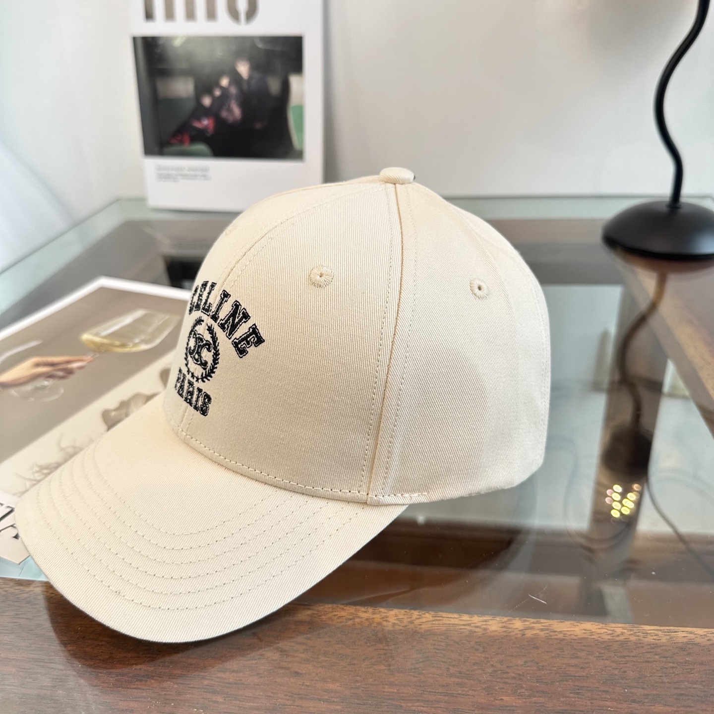 爆款CELINE（赛琳）简约明星同款最新棒球帽，时尚潮流，高端做工！每一个帽子都是用心之作！非一般的品质