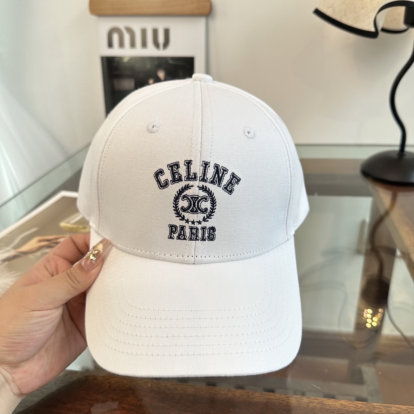 爆款CELINE（赛琳）简约明星同款最新棒球帽，时尚潮流，高端做工！每一个帽子都是用心之作！非一般的品质