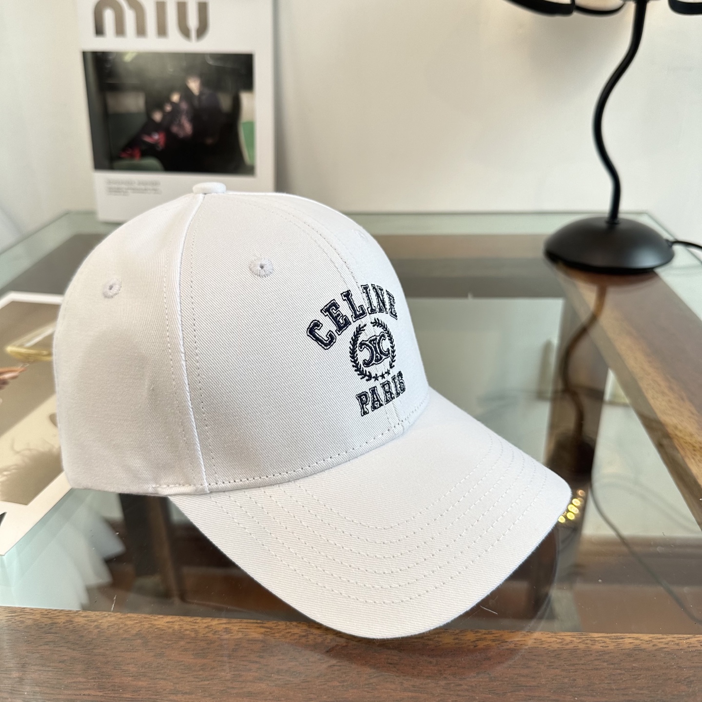 爆款CELINE（赛琳）简约明星同款最新棒球帽，时尚潮流，高端做工！每一个帽子都是用心之作！非一般的品质