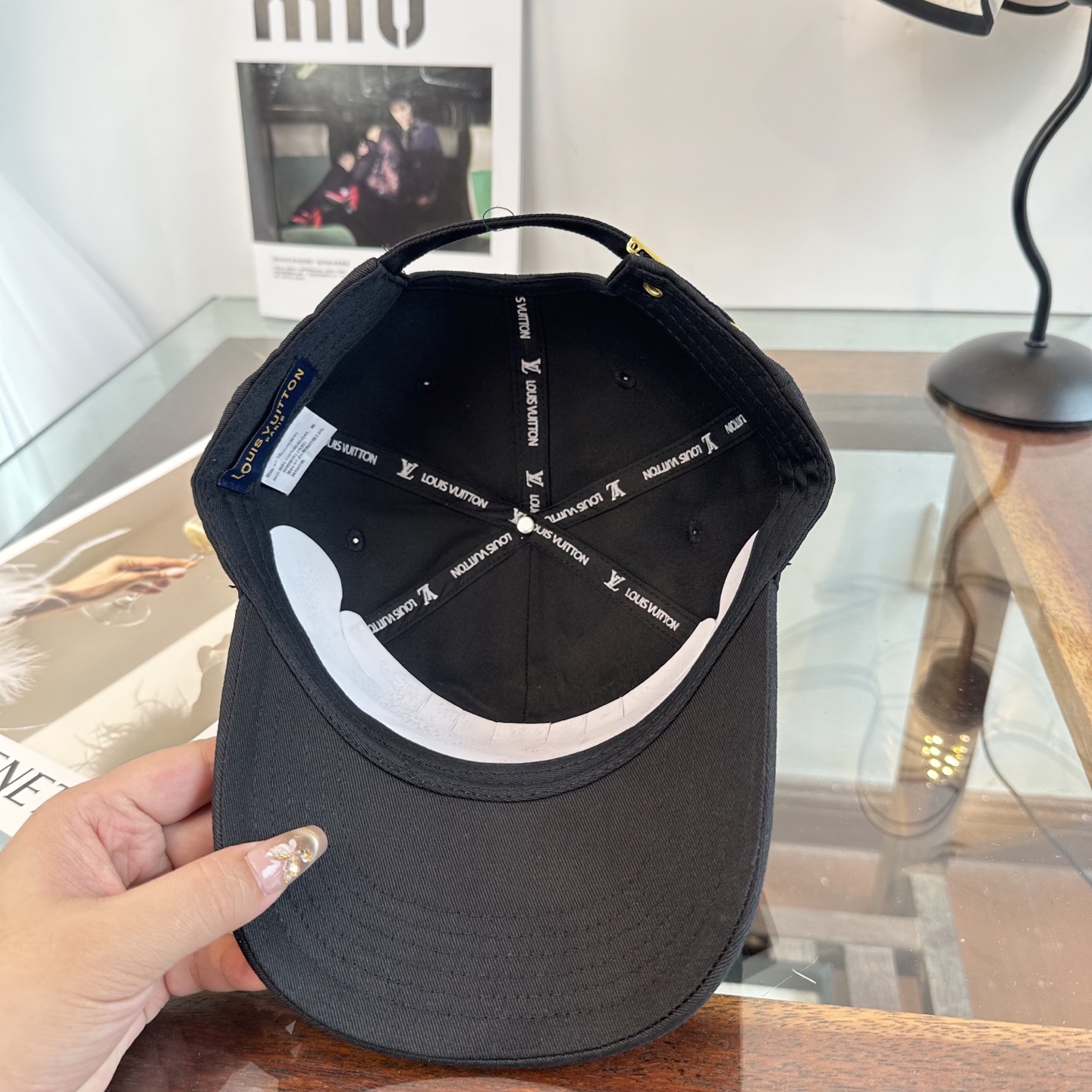 🧢路易威登棒球帽 LouisVuitton😍新款LV棒球帽，重工打造♥️高端大气，百搭款🤗男女通用！