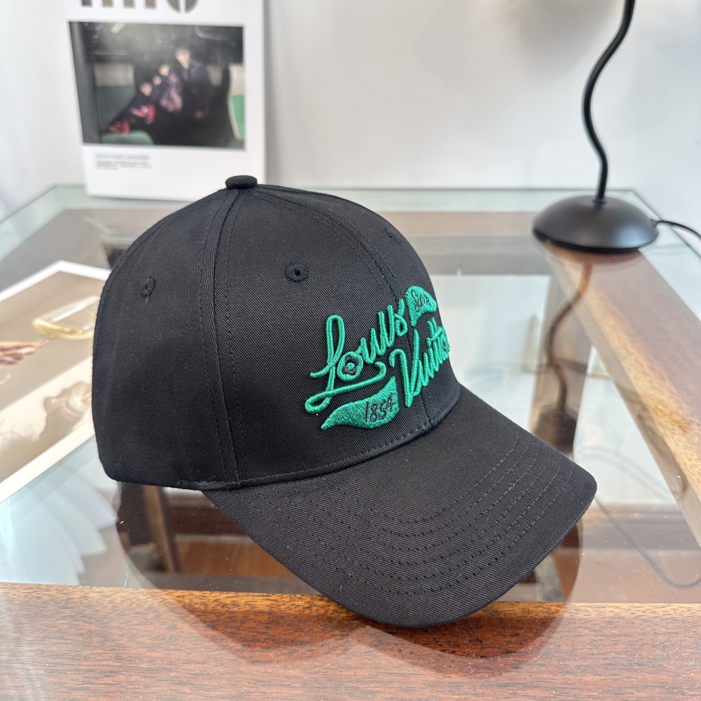 🧢路易威登棒球帽 LouisVuitton😍新款LV棒球帽，重工打造♥️高端大气，百搭款🤗男女通用！