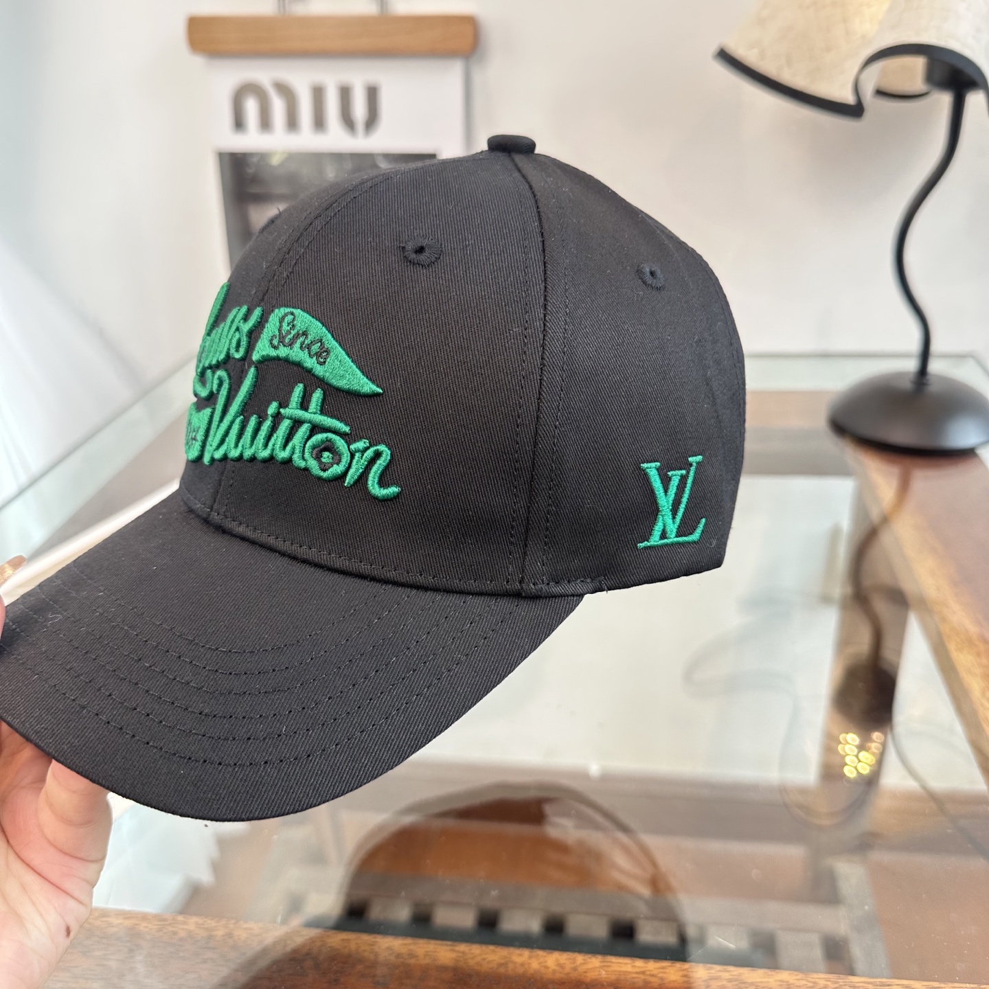 🧢路易威登棒球帽 LouisVuitton😍新款LV棒球帽，重工打造♥️高端大气，百搭款🤗男女通用！
