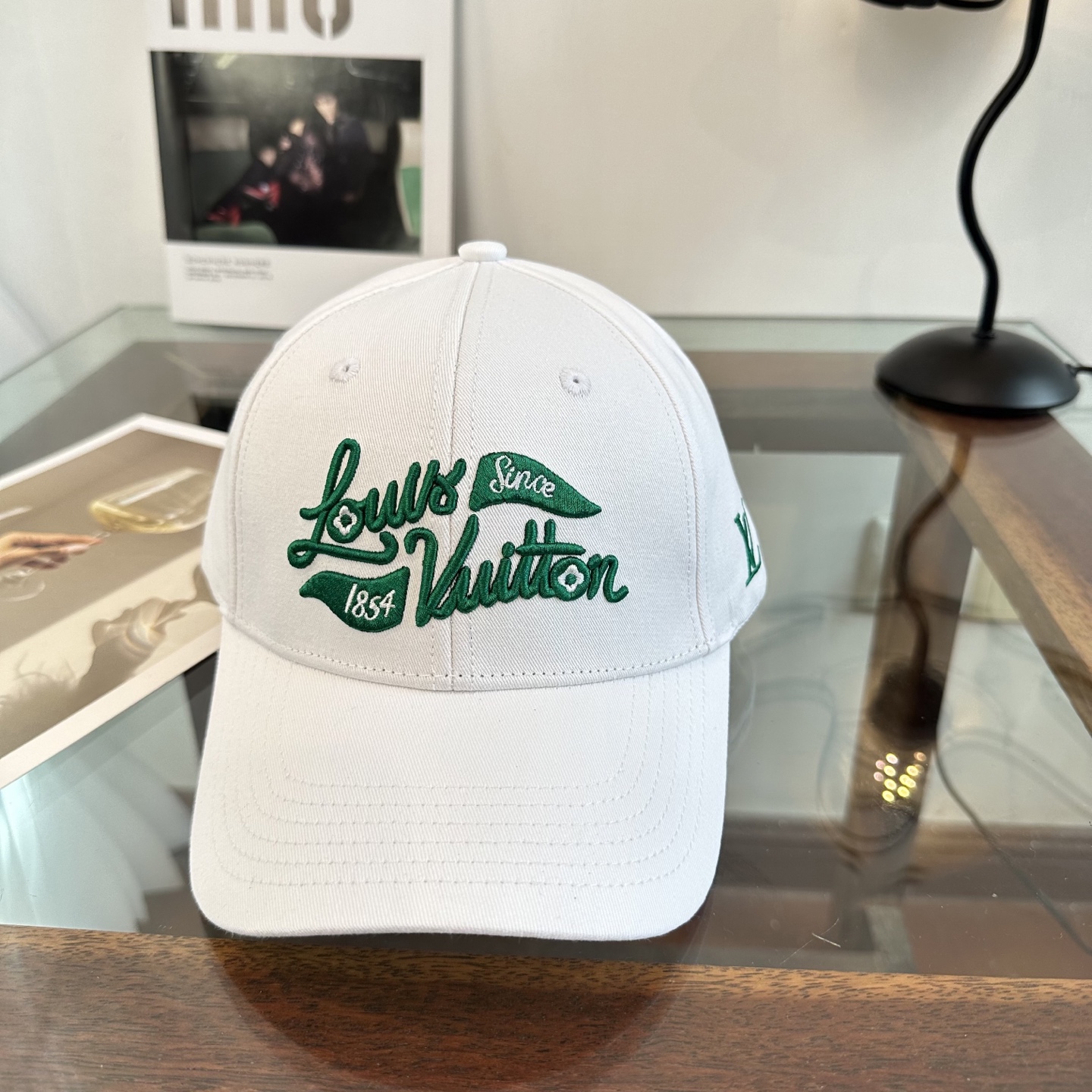 🧢路易威登棒球帽 LouisVuitton😍新款LV棒球帽，重工打造♥️高端大气，百搭款🤗男女通用！