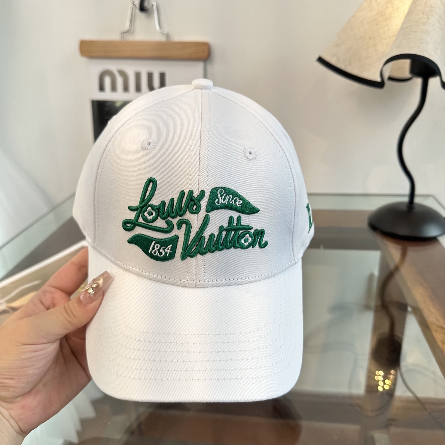 🧢路易威登棒球帽 LouisVuitton😍新款LV棒球帽，重工打造♥️高端大气，百搭款🤗男女通用！
