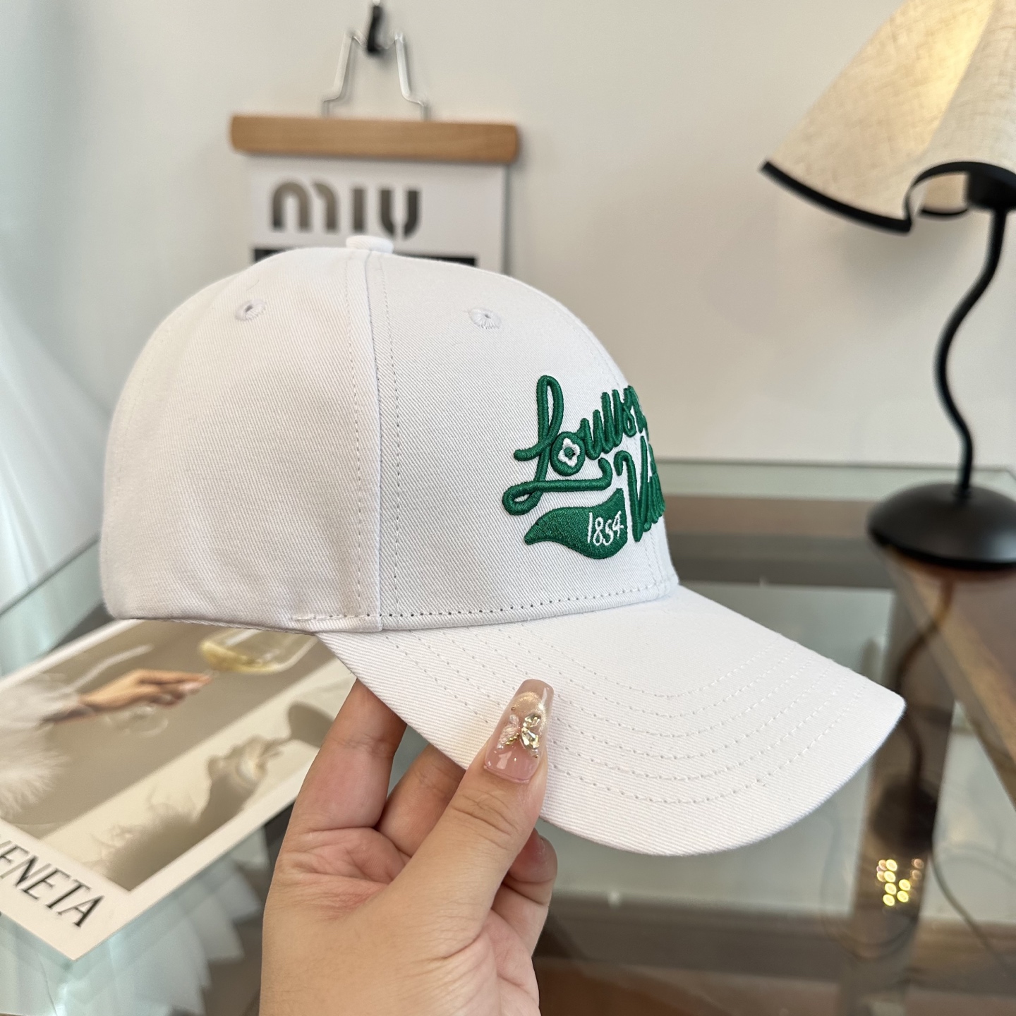 🧢路易威登棒球帽 LouisVuitton😍新款LV棒球帽，重工打造♥️高端大气，百搭款🤗男女通用！