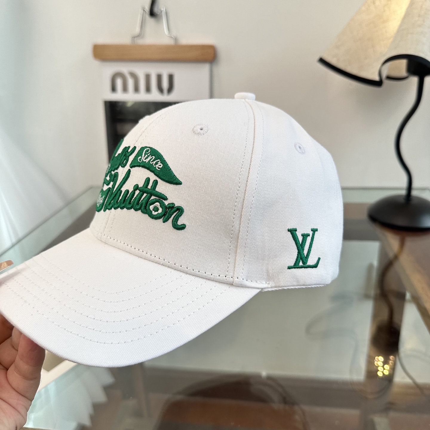 🧢路易威登棒球帽 LouisVuitton😍新款LV棒球帽，重工打造♥️高端大气，百搭款🤗男女通用！