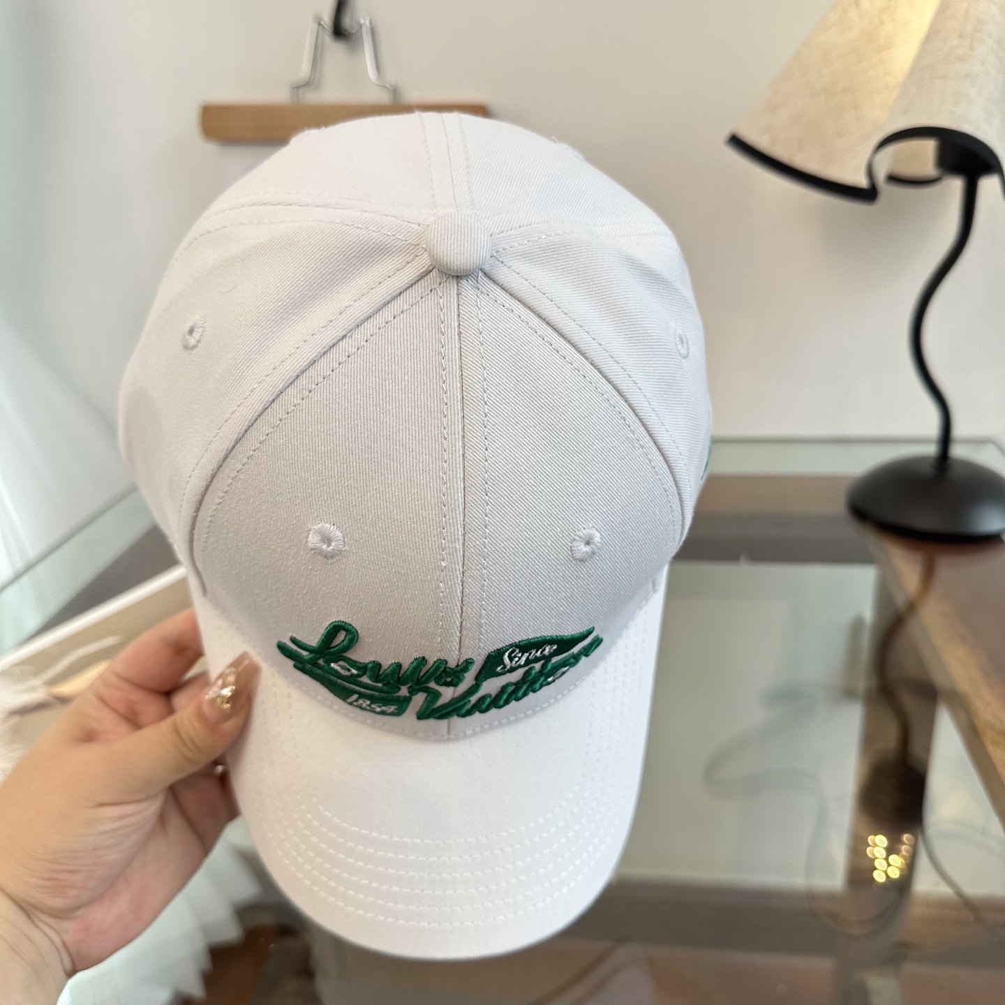🧢路易威登棒球帽 LouisVuitton😍新款LV棒球帽，重工打造♥️高端大气，百搭款🤗男女通用！