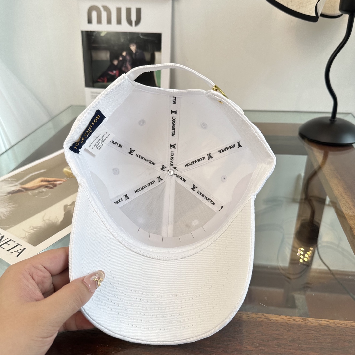 🧢路易威登棒球帽 LouisVuitton😍新款LV棒球帽，重工打造♥️高端大气，百搭款🤗男女通用！