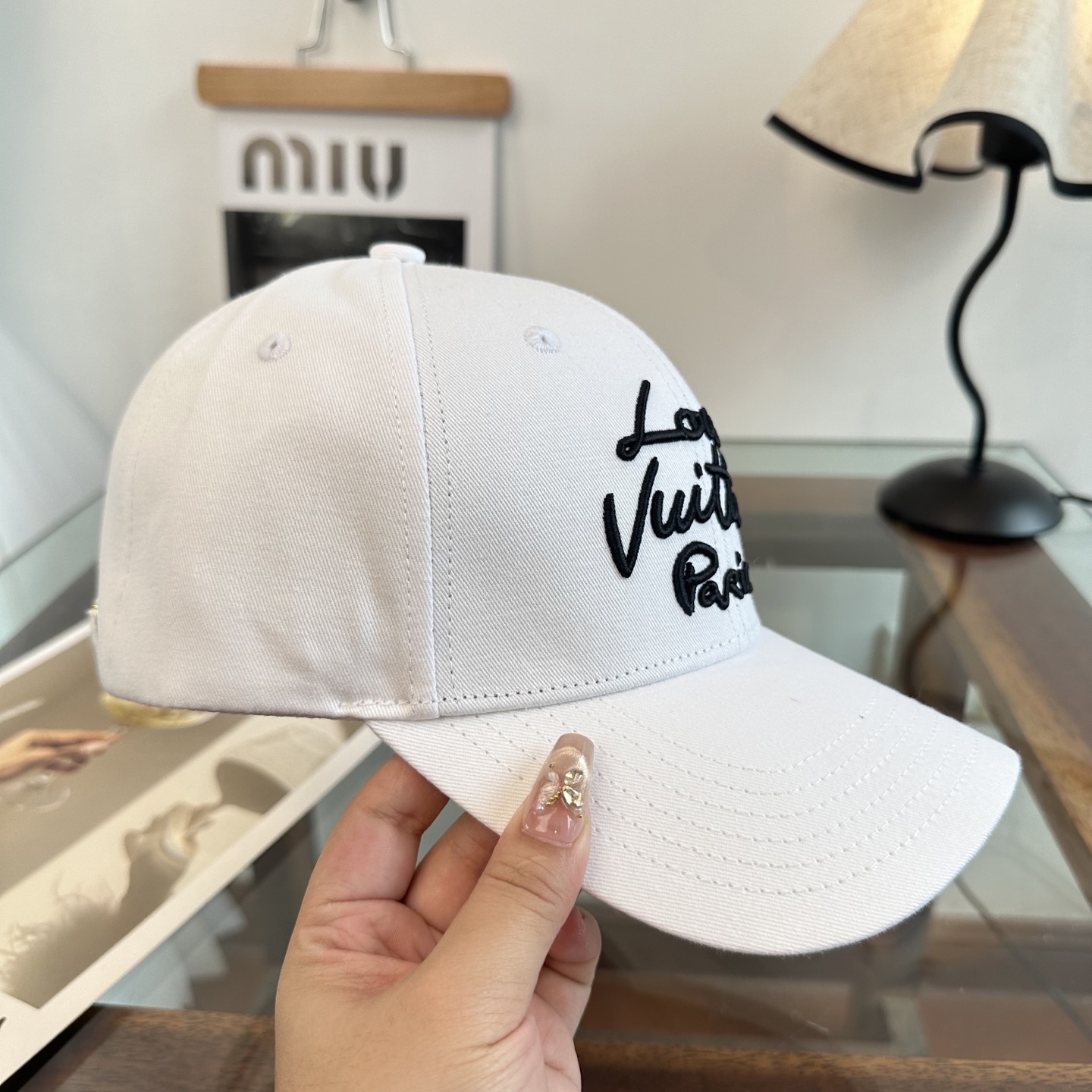 🧢路易威登棒球帽 LouisVuitton😍新款LV棒球帽，重工打造♥️高端大气，百搭款🤗男女通用！