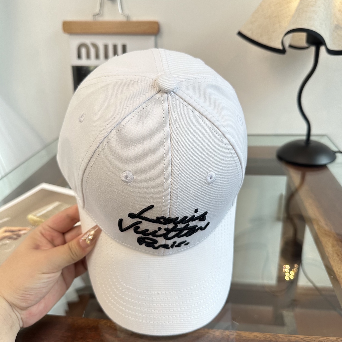 🧢路易威登棒球帽 LouisVuitton😍新款LV棒球帽，重工打造♥️高端大气，百搭款🤗男女通用！