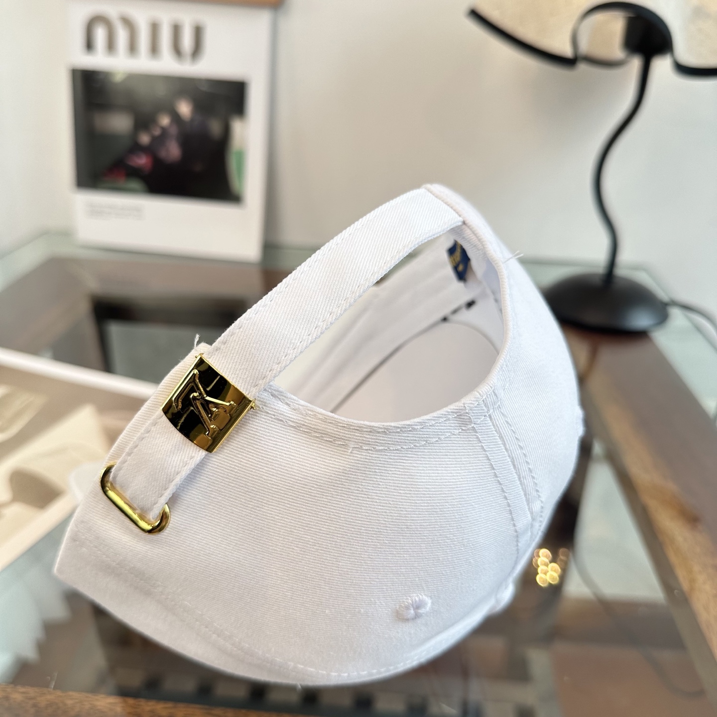 🧢路易威登棒球帽 LouisVuitton😍新款LV棒球帽，重工打造♥️高端大气，百搭款🤗男女通用！
