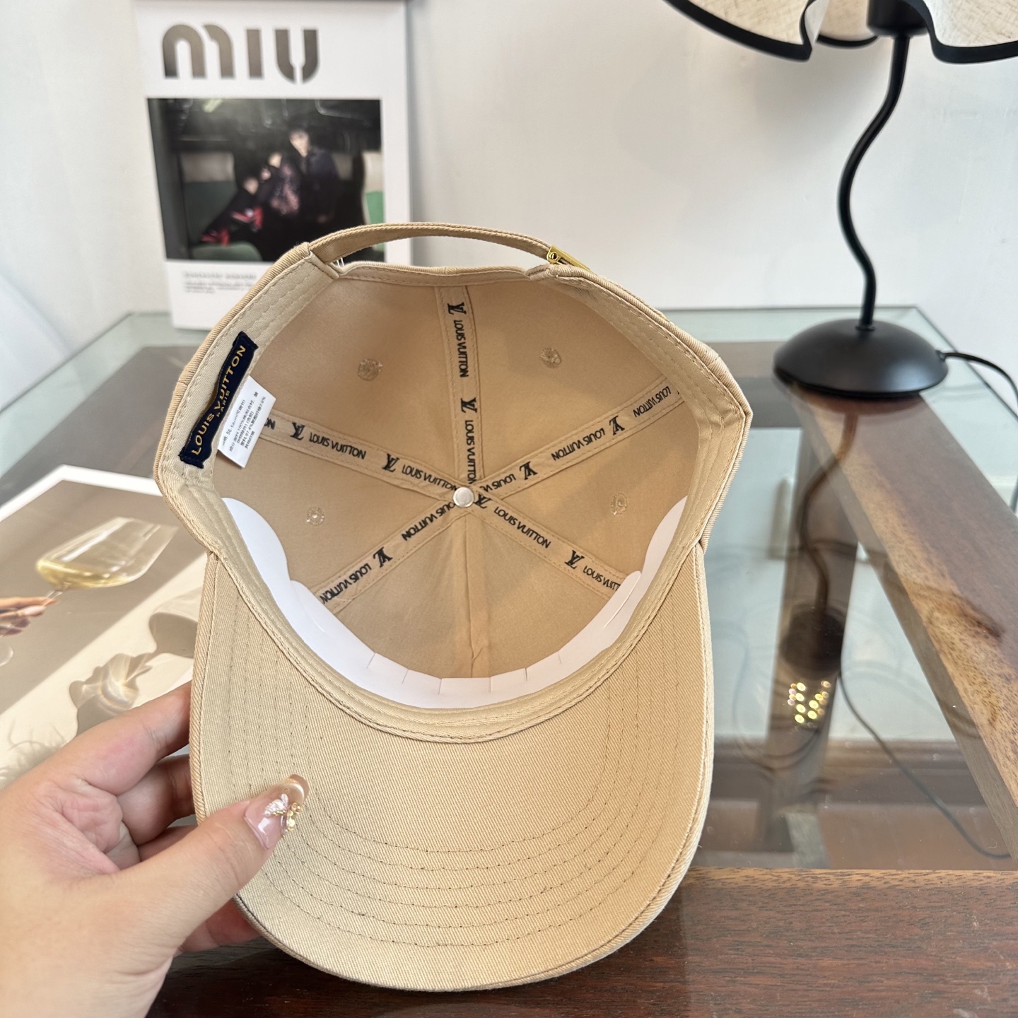 🧢路易威登棒球帽 LouisVuitton😍新款LV棒球帽，重工打造♥️高端大气，百搭款🤗男女通用！