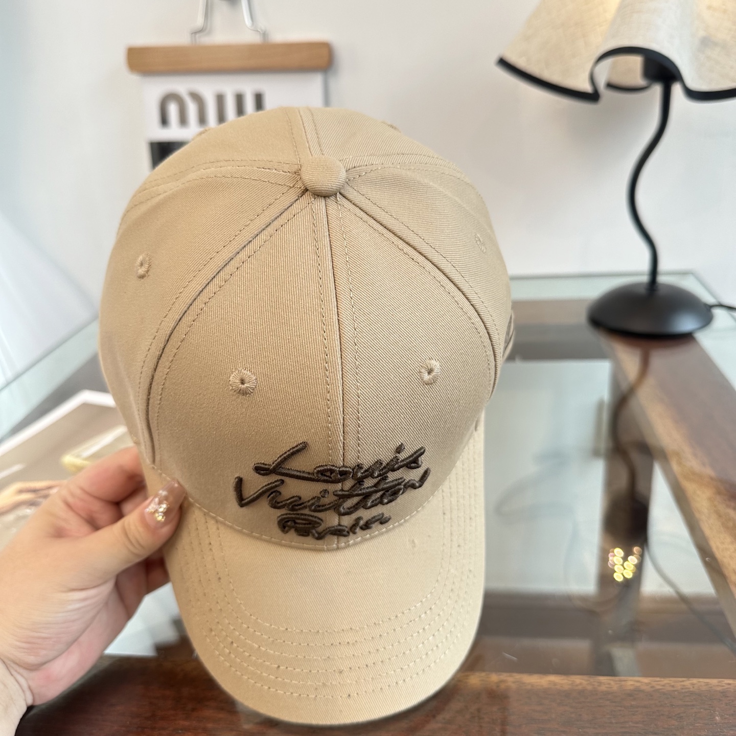 🧢路易威登棒球帽 LouisVuitton😍新款LV棒球帽，重工打造♥️高端大气，百搭款🤗男女通用！
